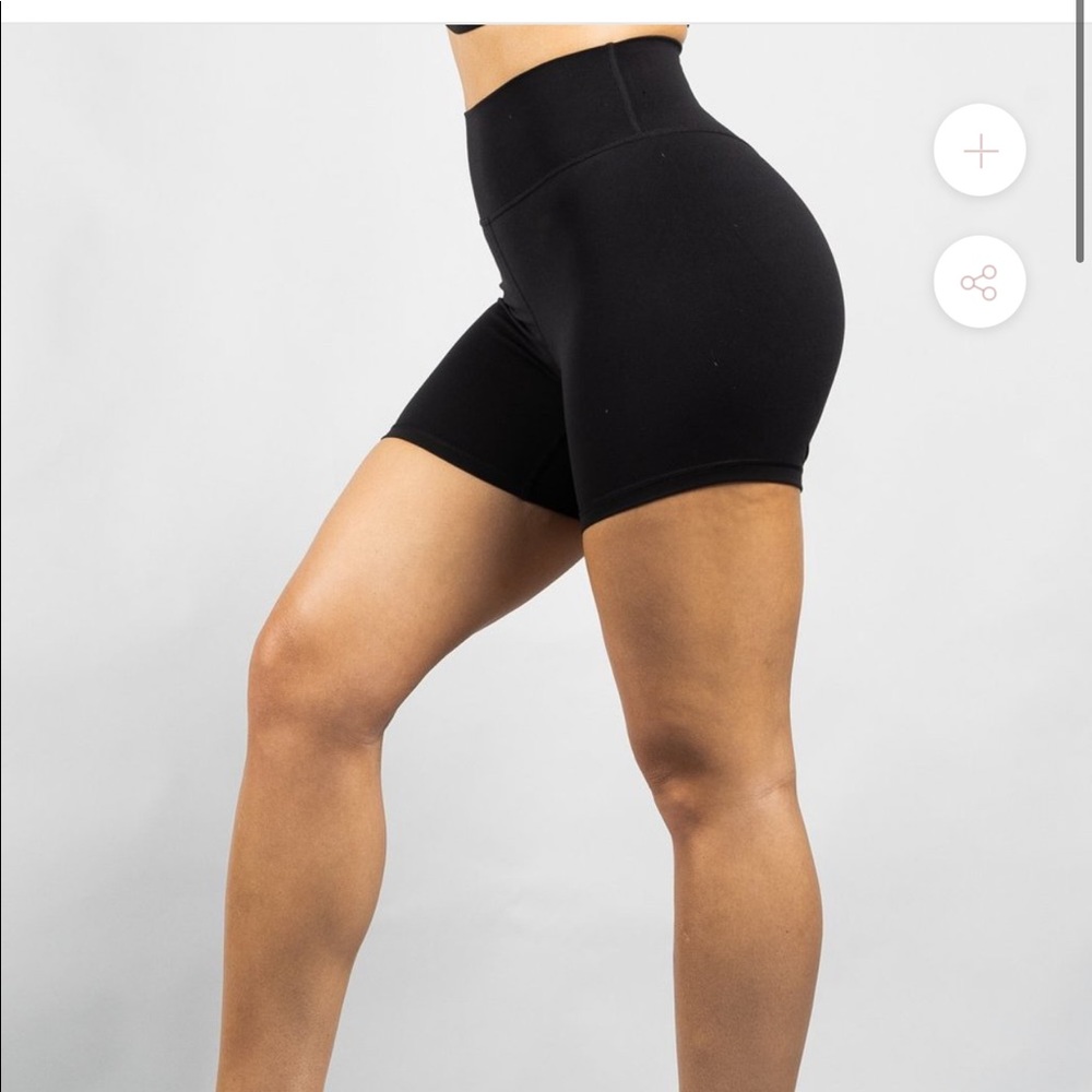 Buff bunny Live Short - XS